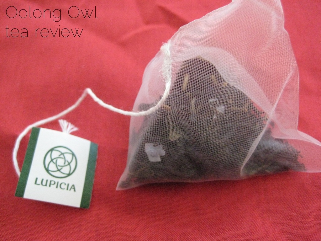 Champange Rose from Lupicia - Oolong Owl tea review (6)