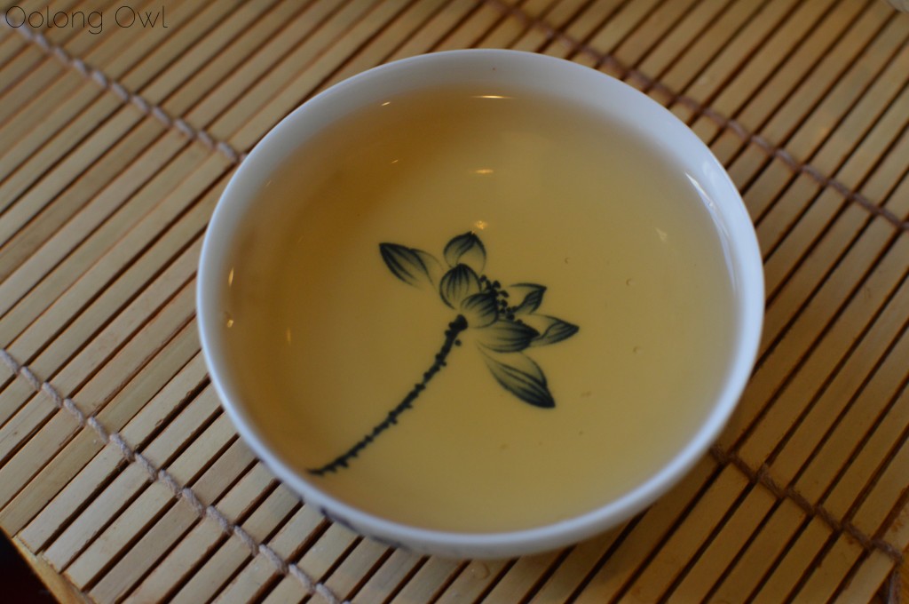 Moonlight white from jingmai puer from bana tea company - oolong owl tea review (13)