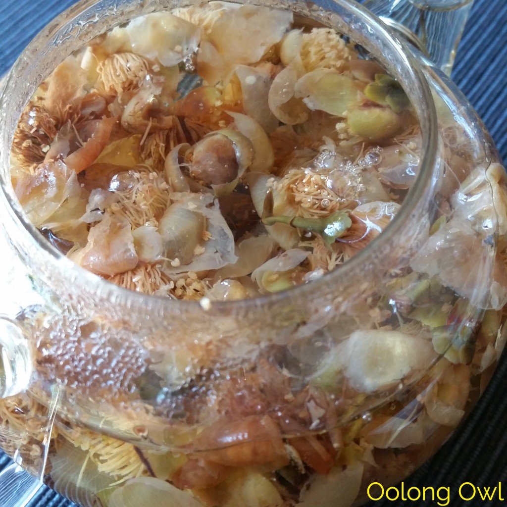 camellia flower cake god of night sweats tea - oolon g owl tea review (11)