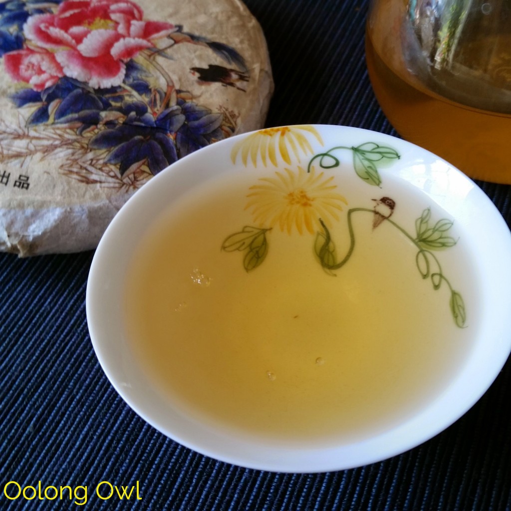 camellia flower cake god of night sweats tea - oolon g owl tea review (8)