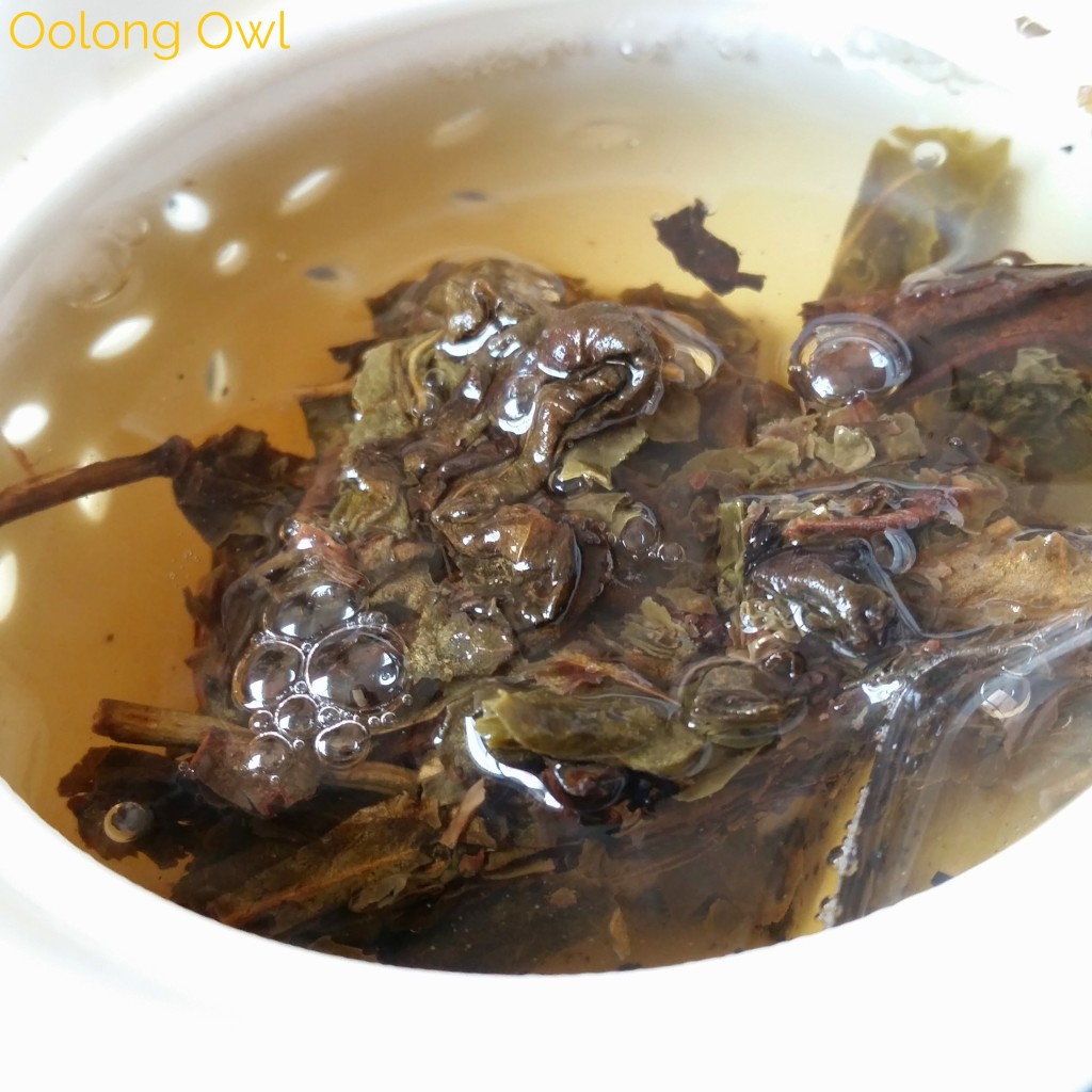 2004 big leaf yiwu gushu raw puer - mandala tea - oolong owl (5)