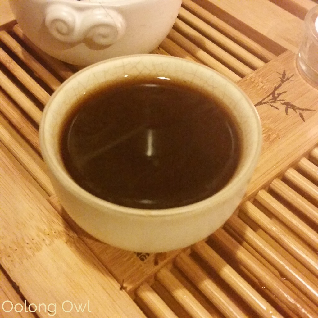 2013 ripe puerh and snow chrysanthemum - yunnan sourcing - oolong owl tea review (5)