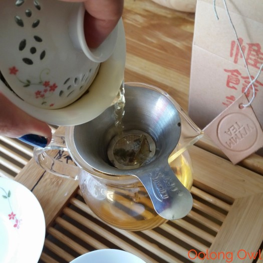 wymm tea jingmai sheng spring 2013 - oolong owl tea review (6)